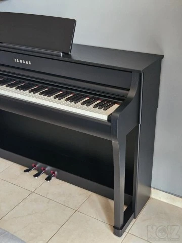 Yamaha CLP-835