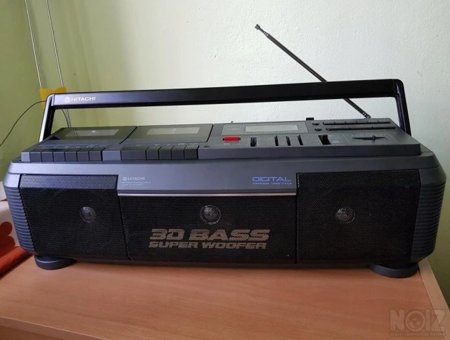 Vintage  Boombox  Hitachi  TRK - 3D35E