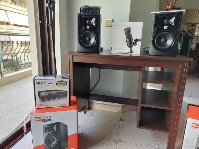 Ηχεία JBL και Κάρτα UR22