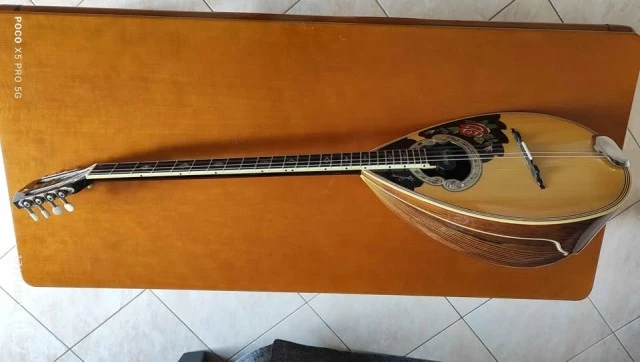 Μπουζούκι οκτάχορδο Γιάννη Καρβούνη