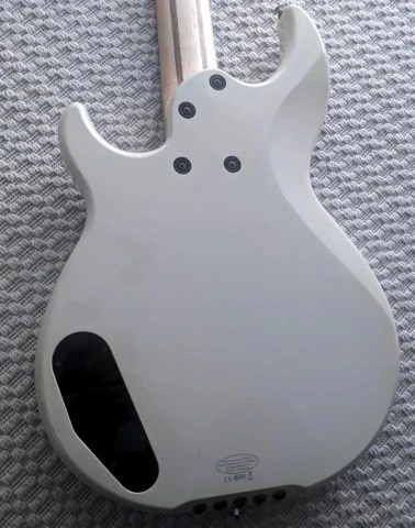 Yamaha BB425 Fretless