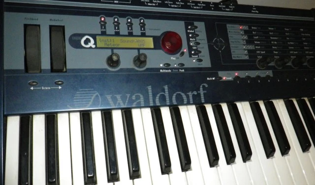 Waldorf MicroQ keyboard 
