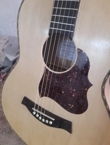 Κιθάρα λαϊκή χειροποίητη με σ