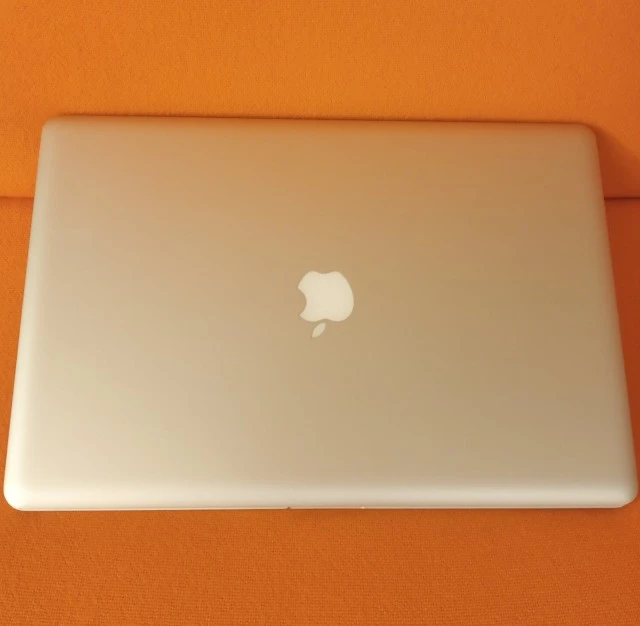 Apple MacBook Pro 17” i7 στα 2.66 Ghz ΜΗ