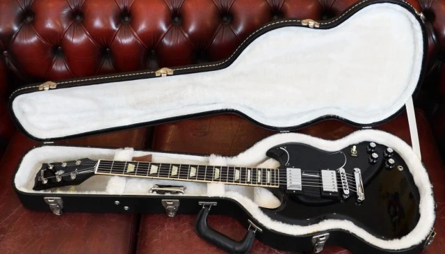 Ζητείται Gibson sg ebony