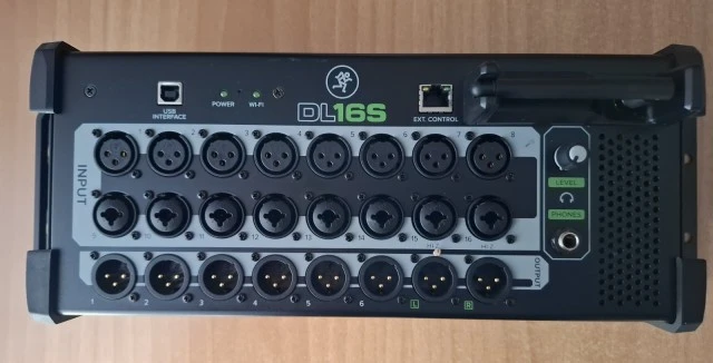 Mackie DL 16S