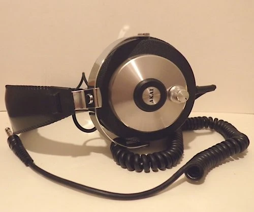 Hi - Fi  Ακουστικά   Akai   ASE - 30