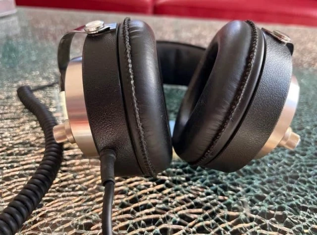 Hi - Fi  Ακουστικά   Akai   ASE - 30