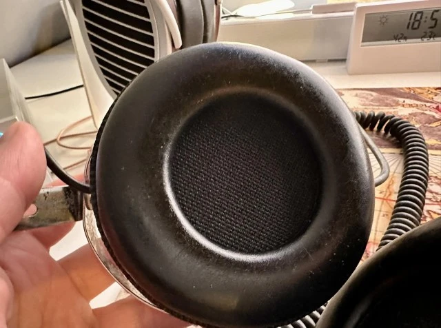 Hi - Fi  Ακουστικά   Akai   ASE - 30