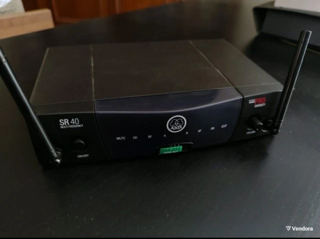 Μικρόφωνο AKG με πομποδέκτη SR40