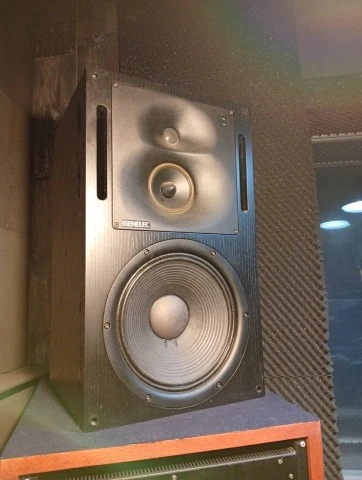 Genelec 1037 Studio monitors 