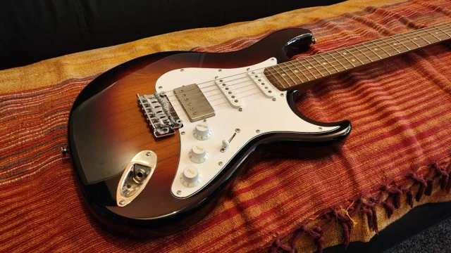 Cort g260cs 