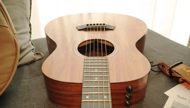 Taylor GS Mini-e Koa
