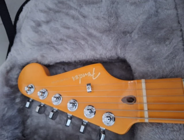 Fender American Ultra Stratocaster HSS