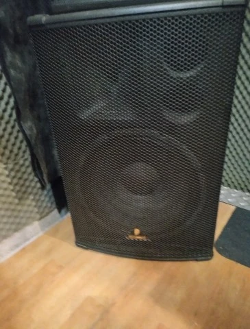 Behringer eurolive B1220+B1520 (τιμη πακ