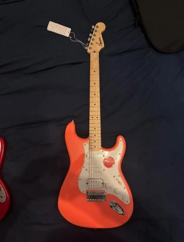 Fender Squier strat HSS TCoral + Marshal