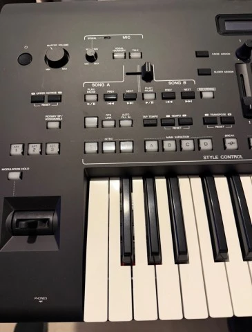 Yamaha Genos