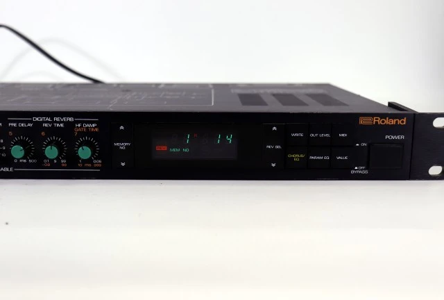 ROLAND DEP-5 Digital Effects Processor 1