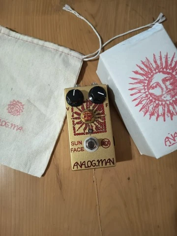 Analog Man Sun Face Fuzz pedal 