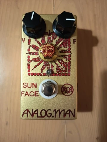Analog Man Sun Face Fuzz pedal 