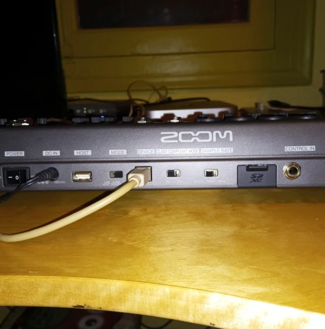 ZOOM L-12 Livetrack