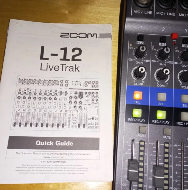 ZOOM L-12 Livetrack