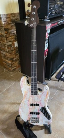 Ηλεκτρικό μπάσο τύπου Fender Jazz bass