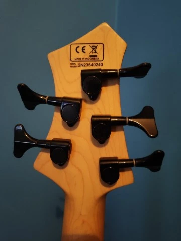 Sire Marcus Miller M2 5-string 2nd Gen
