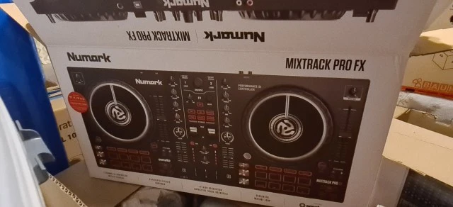 Numark mixtrack pro fx