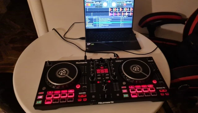 Numark mixtrack pro fx