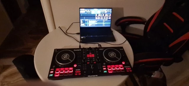 Numark mixtrack pro fx