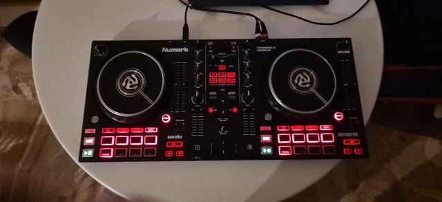 Numark mixtrack pro fx