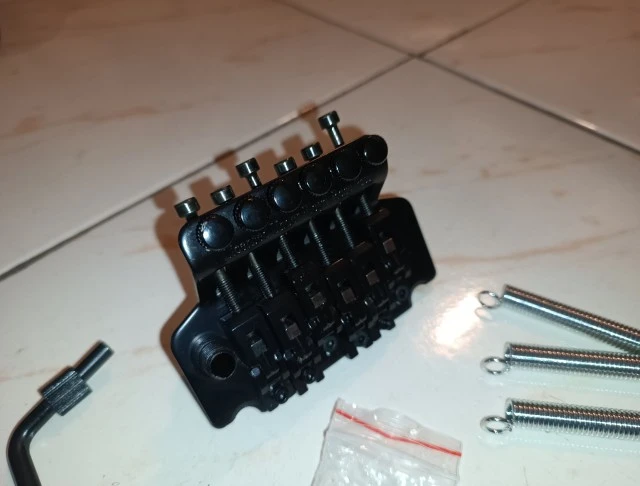 Τρέμολο τύπου Floyd Rose 
