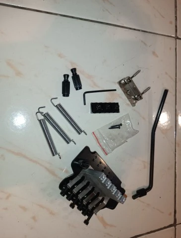 Τρέμολο τύπου Floyd Rose 