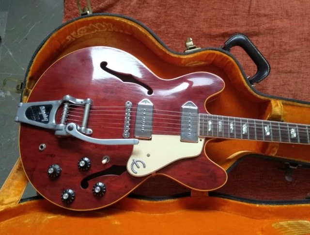 1965 Gibson - Epiphone Casino longneck