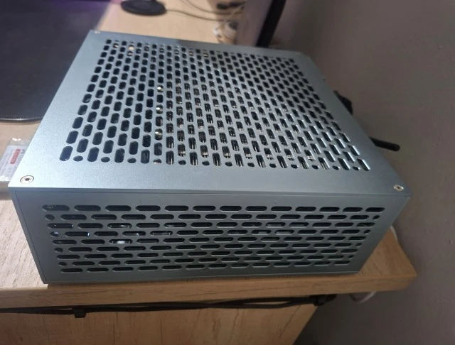 RTX 4060 Ryzen 7700 mini gaming PC