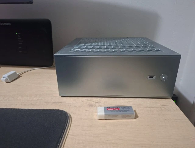 RTX 4060 Ryzen 7700 mini gaming PC