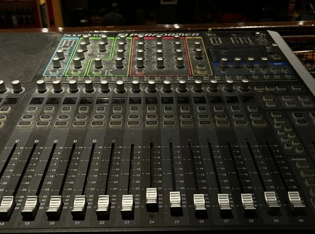 Soundcraft Si Perfomer 3 & Mini 32i 