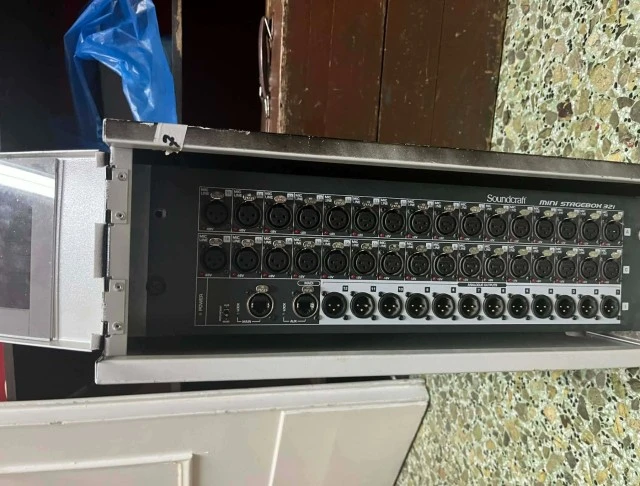 Soundcraft Si Perfomer 3 & Mini 32i 