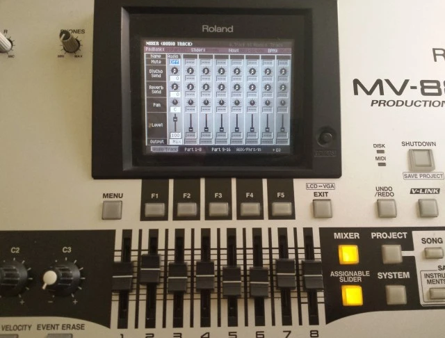 Roland MV-8800 Production Studio DAW Sam