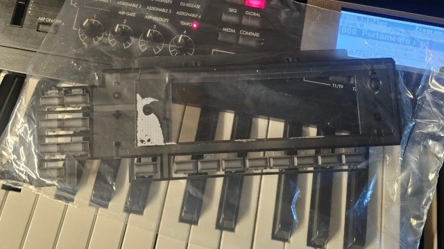 Korg TR 76