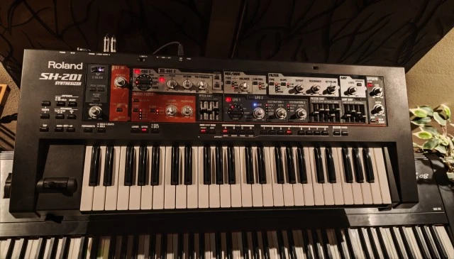 Roland SH-201 Keyboard 