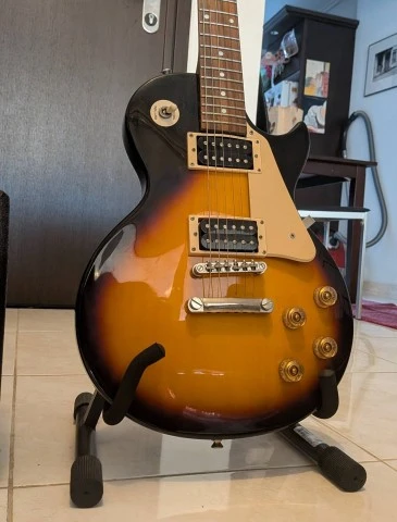 Epiphone Les Paul 100  + Ενισχυτής 15W +