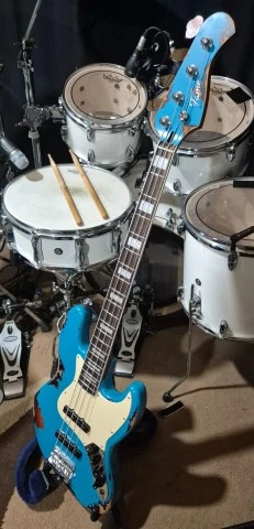 Fame Custom Shop Jazzbass