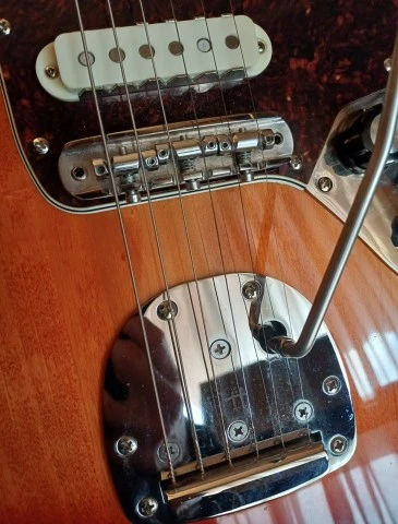Squier Jaguar Classic Vibe 70s HALON Bridge - Vibrato 
