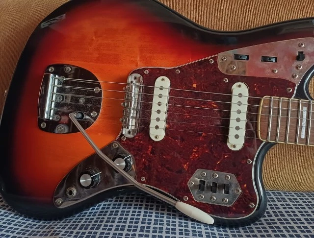 Squier Jaguar Classic Vibe 70s HALON Bridge - Vibrato 