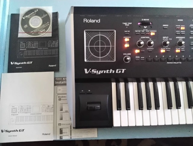 Roland V-Synth GT 