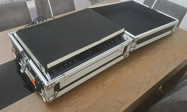 Traktor Kontrol S2 + Hard case