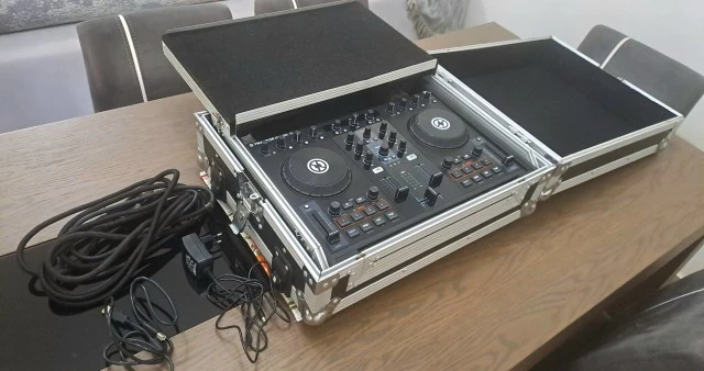 Traktor Kontrol S2 + Hard case
