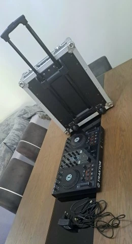 Traktor Kontrol S2 + Hard case